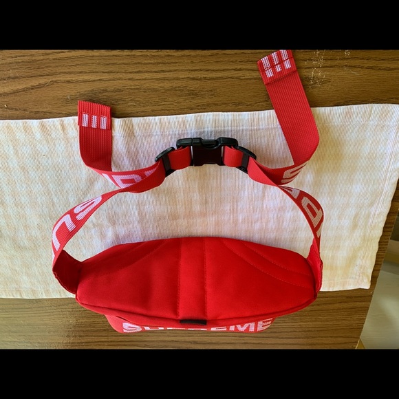 Supreme - Picture 3 of 3